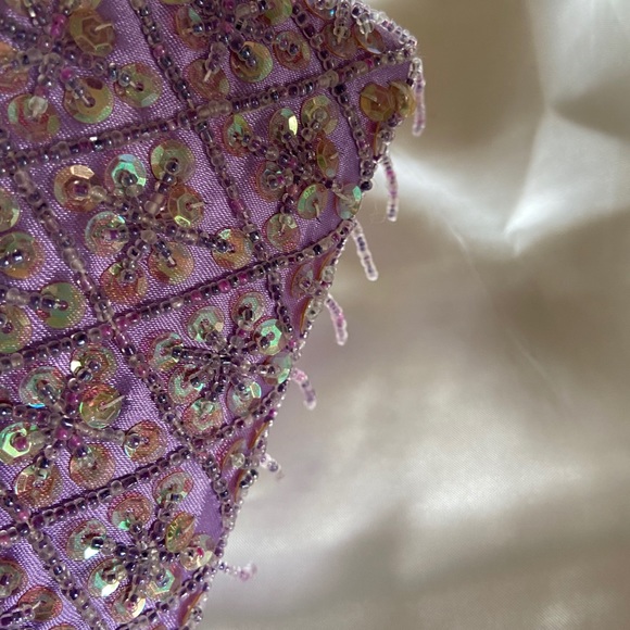 A very delicate beaded mini bag with beaded strap - Picture 4 of 4